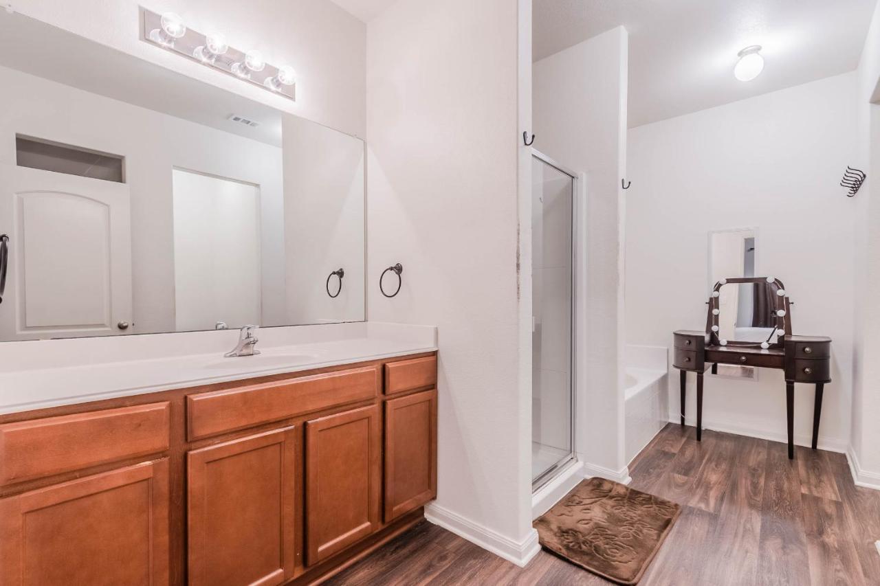 Luxury 5Br Dallas Retreat With Business Amenities - Perfect For Business Travelers, Families & Groups Luaran gambar