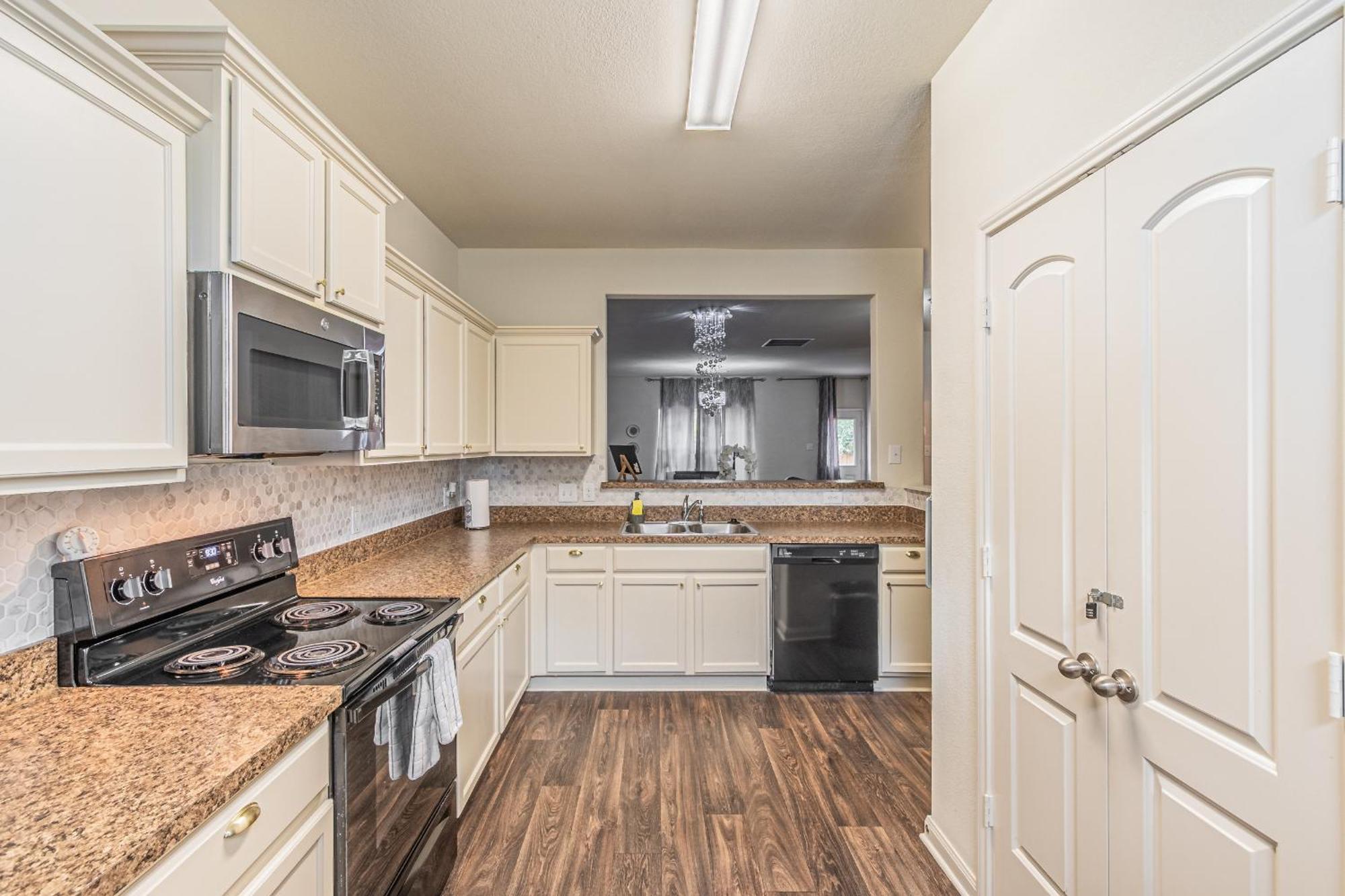 Luxury 5Br Dallas Retreat With Business Amenities - Perfect For Business Travelers, Families & Groups Luaran gambar