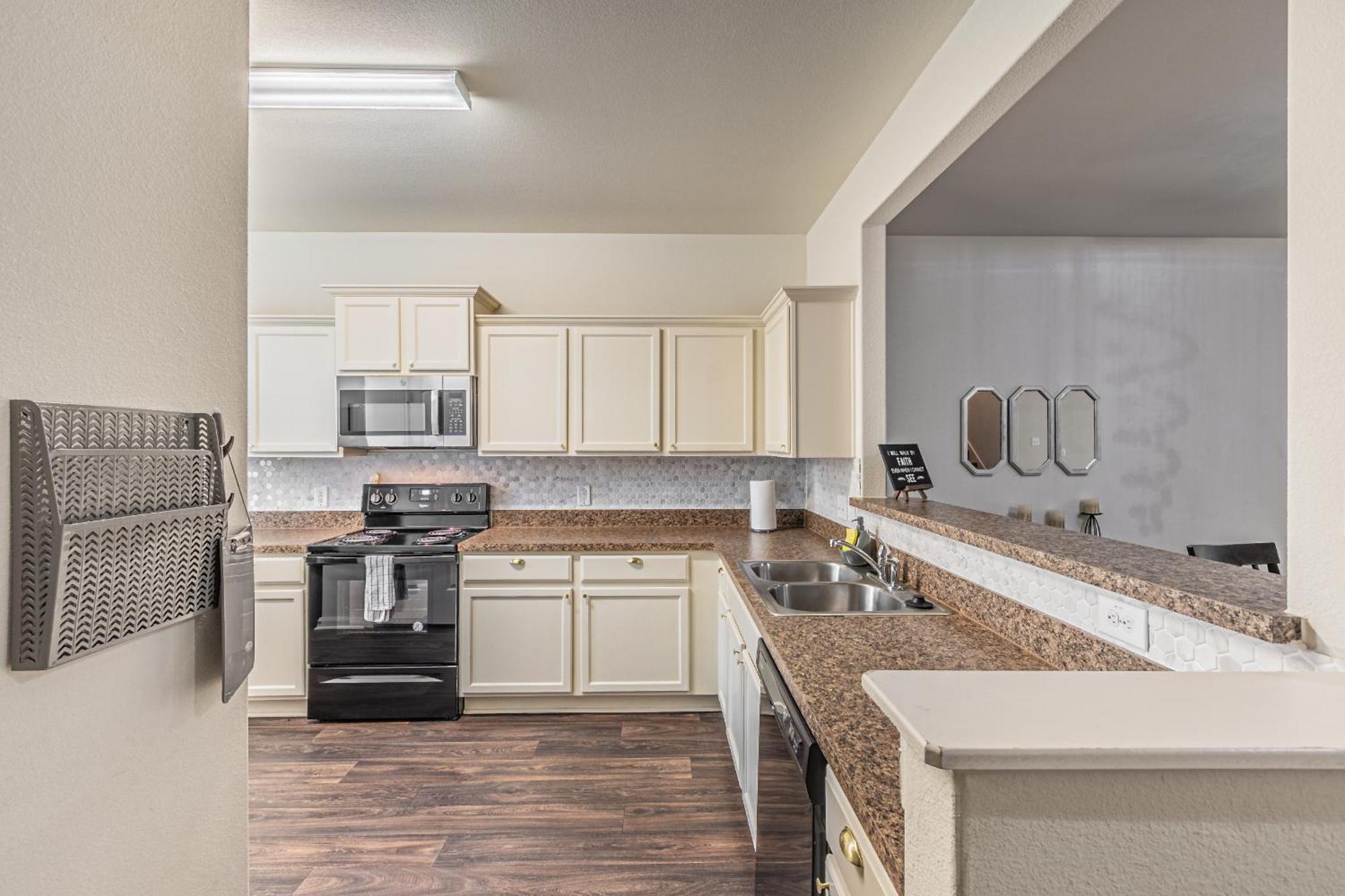 Luxury 5Br Dallas Retreat With Business Amenities - Perfect For Business Travelers, Families & Groups Luaran gambar