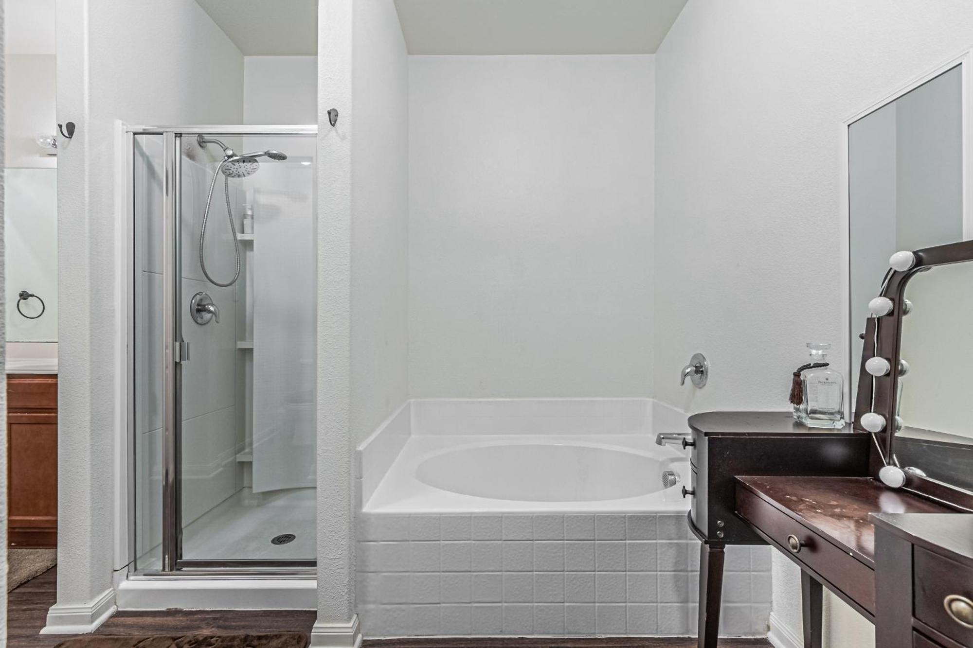 Luxury 5Br Dallas Retreat With Business Amenities - Perfect For Business Travelers, Families & Groups Luaran gambar